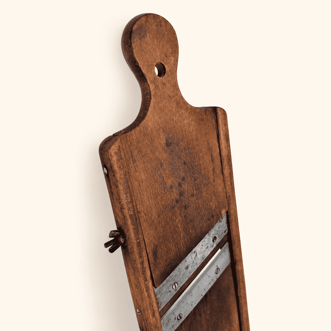Detail of the two angled stainless slicing blades