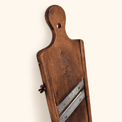 Detail of the two angled stainless slicing blades