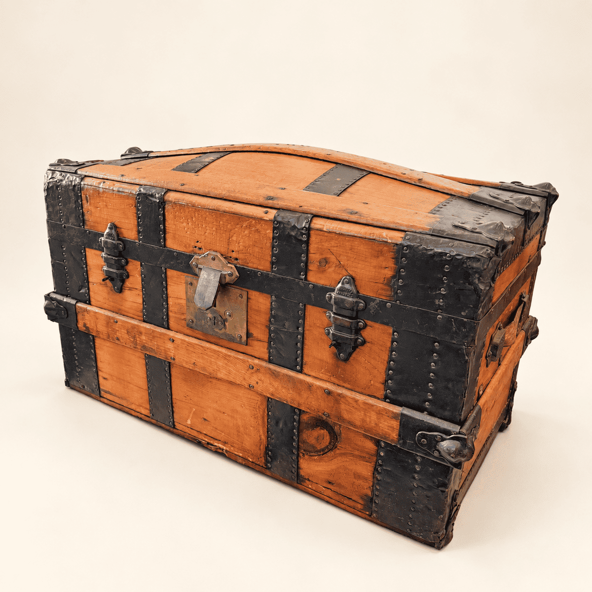 Antique Victorian Dome Top Steamer Trunk with Lithograph Lid, photo 1 of 15