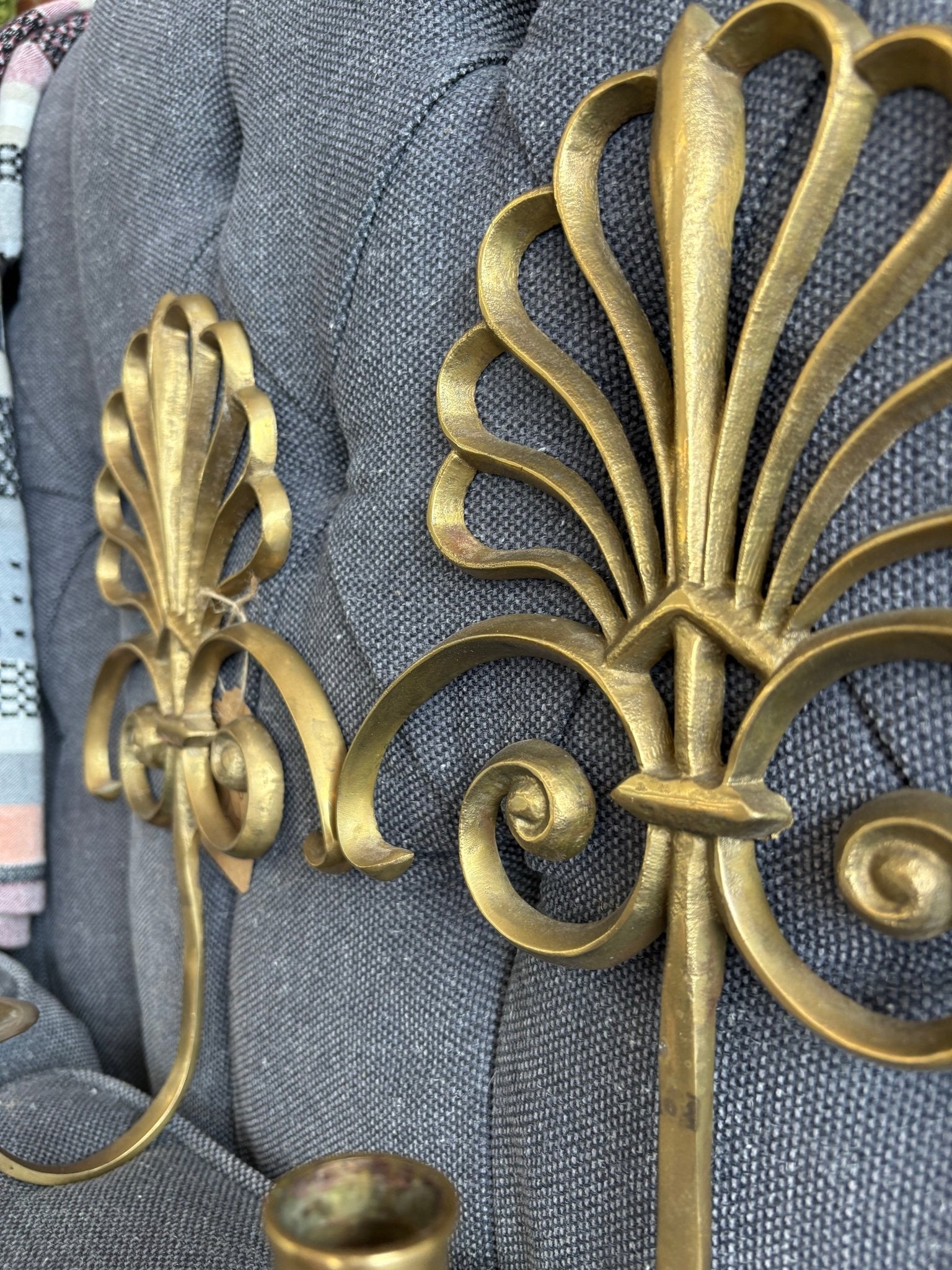 Brass Shell & Fleur - de - Lis Wall Sconces, Pair — Hollywood Regency, c. 1970s–80s, 13" - Loom Vintage