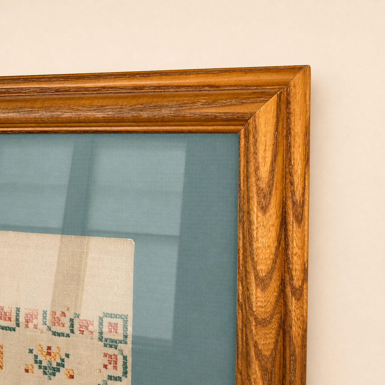 Corner of oak frame showing wood grain