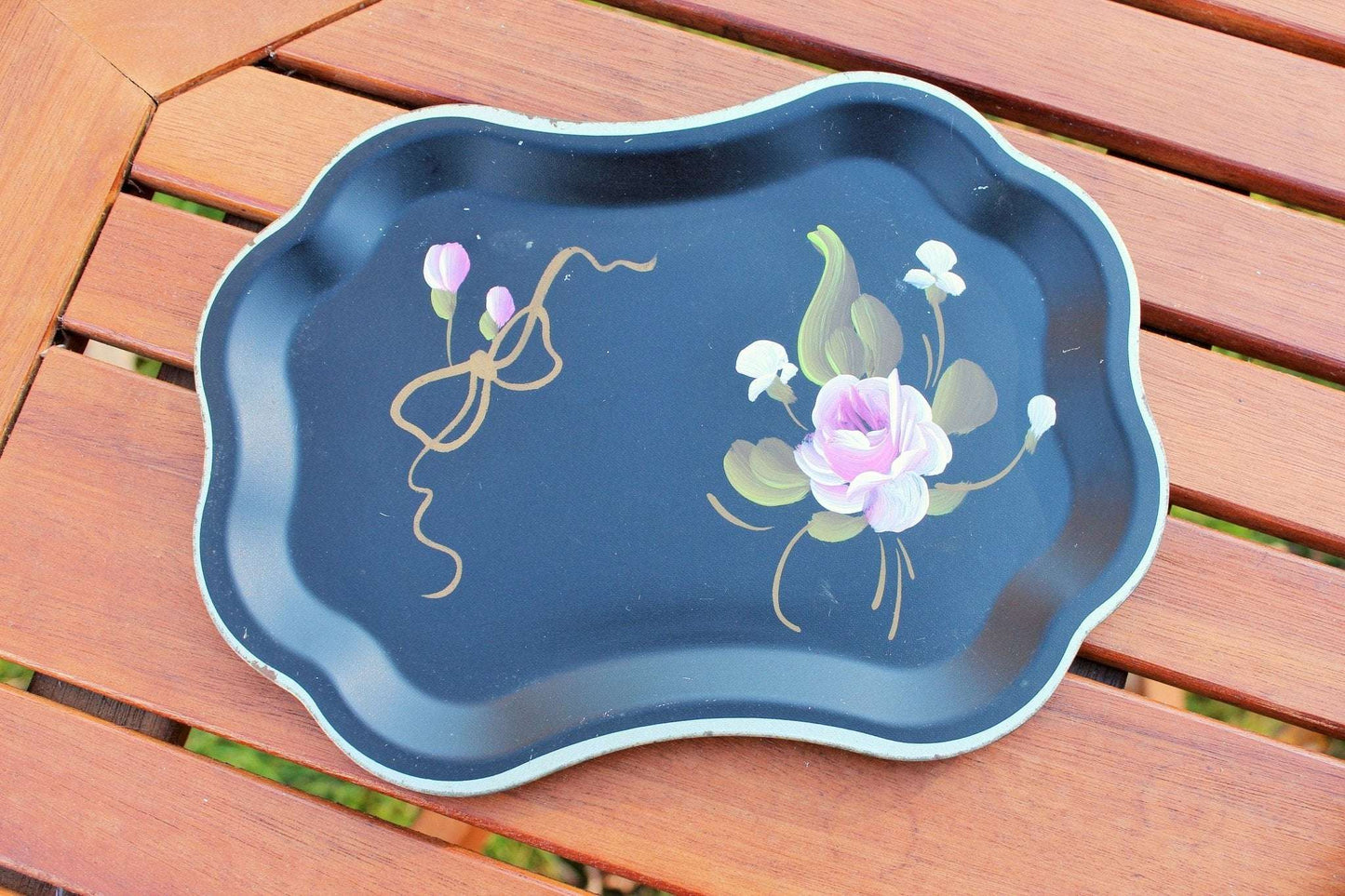 Fine Arts Studio Hand - Painted Tole Tray — Pink Floral on Black, Philadelphia, c. 1943–1963, 9.25"x7" - Loom Vintage