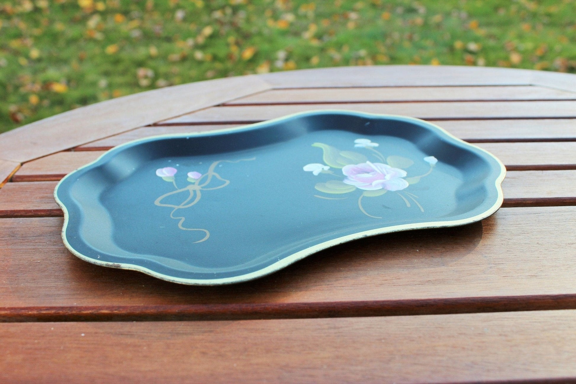 Fine Arts Studio Hand - Painted Tole Tray — Pink Floral on Black, Philadelphia, c. 1943–1963, 9.25"x7" - Loom Vintage