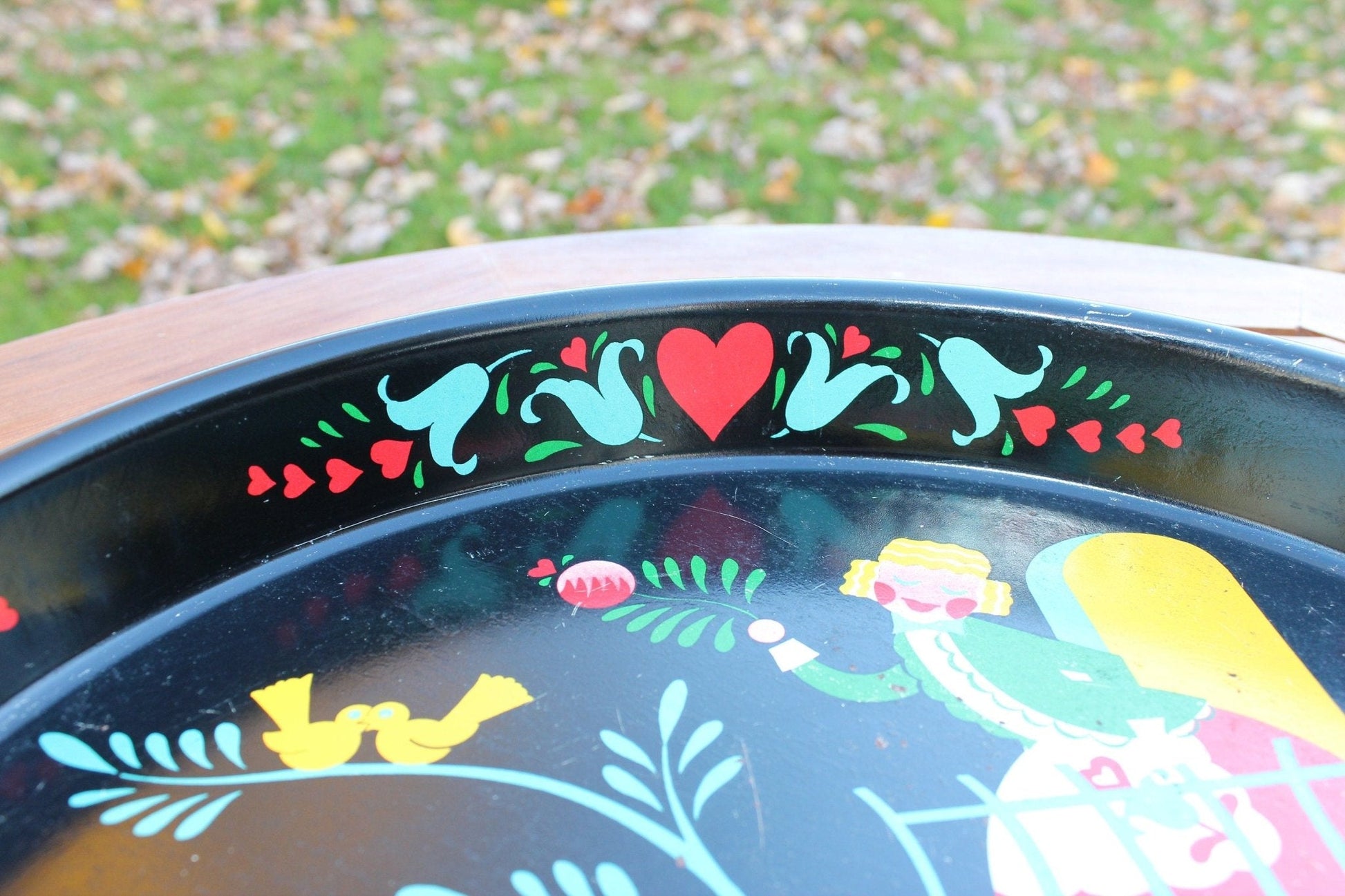 Hand - Painted Folk Art Metal Tray — Pennsylvania Dutch Lovers, Blue Red & Yellow on Black, 13.25" - Loom Vintage