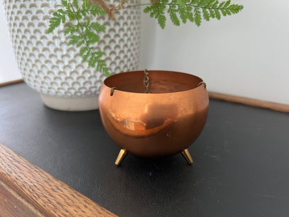 Hanging Copper Pail Planter with Chain — Vintage Farmhouse, c. Early–Mid 20th Century - Loom Vintage