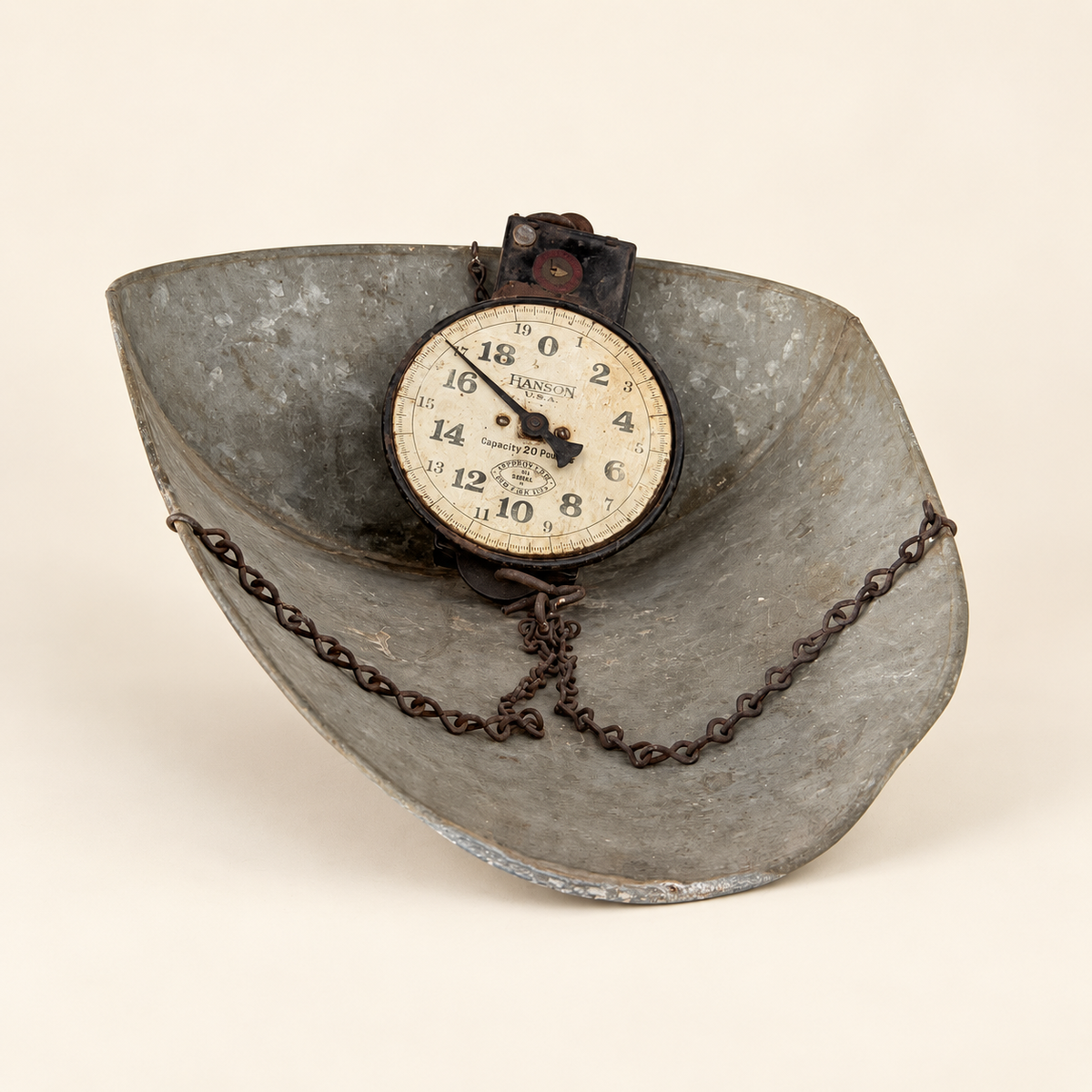 Antique Hanson hanging scoop scale, galvanized scoop with the dial and chains, front view