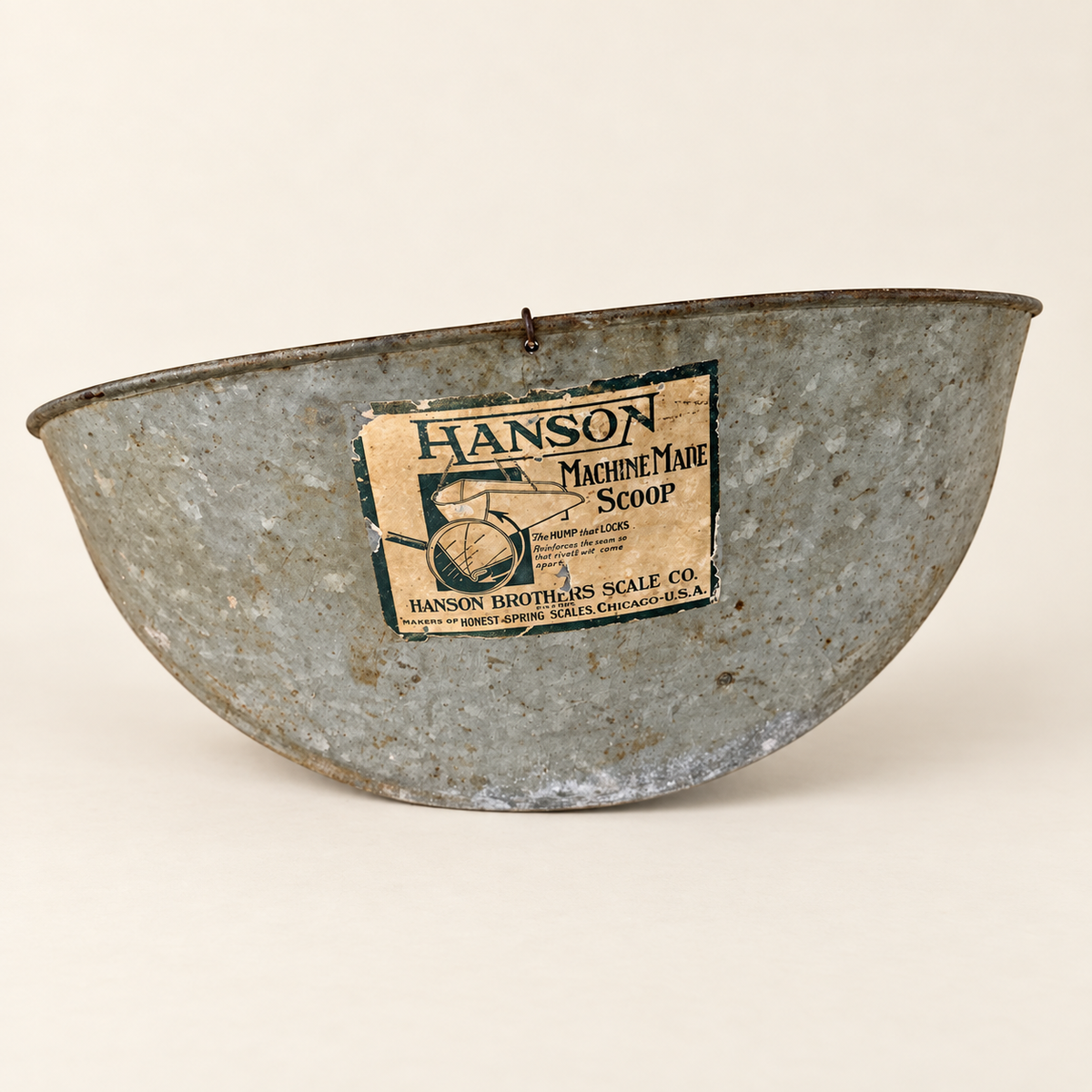 Original paper label: Hanson Machine Made Scoop, Hanson Brothers Scale Co., Chicago