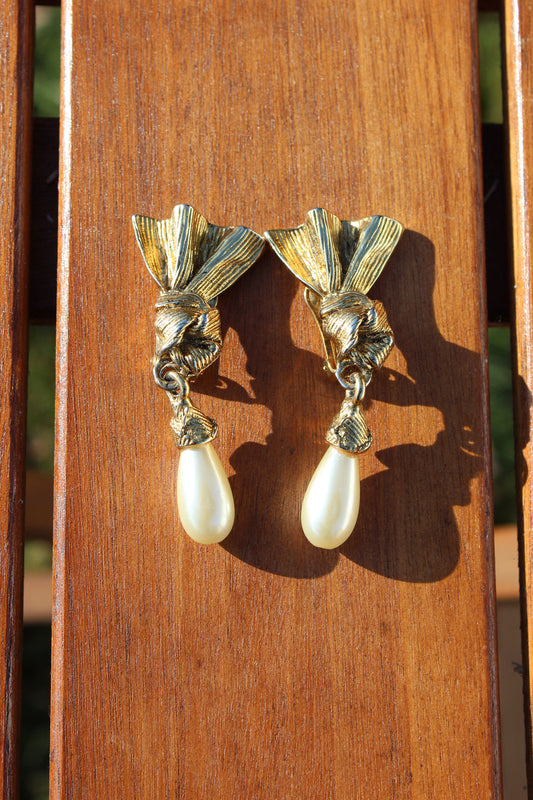 Vintage Bow & Pearl Drop Clip On Round Earrings Mod Retro Art Deco