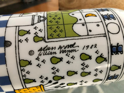 Alan Wood Lillian Vernon 1982 signature printed on the side of the bottle