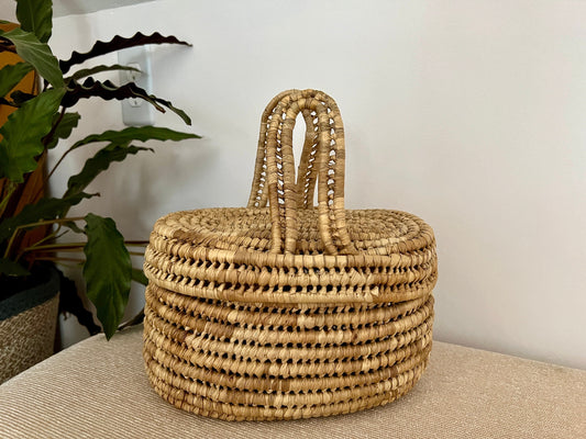 Vintage Seagrass Straw Basket with Handles & Lid, Wicker Handmade Basket, Storage Bin, Weaved Basket