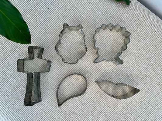Lot of 5 Vintage Aluminum Cookie Cutters- Cross, Tear Drop, Lips, Wreath, Cat