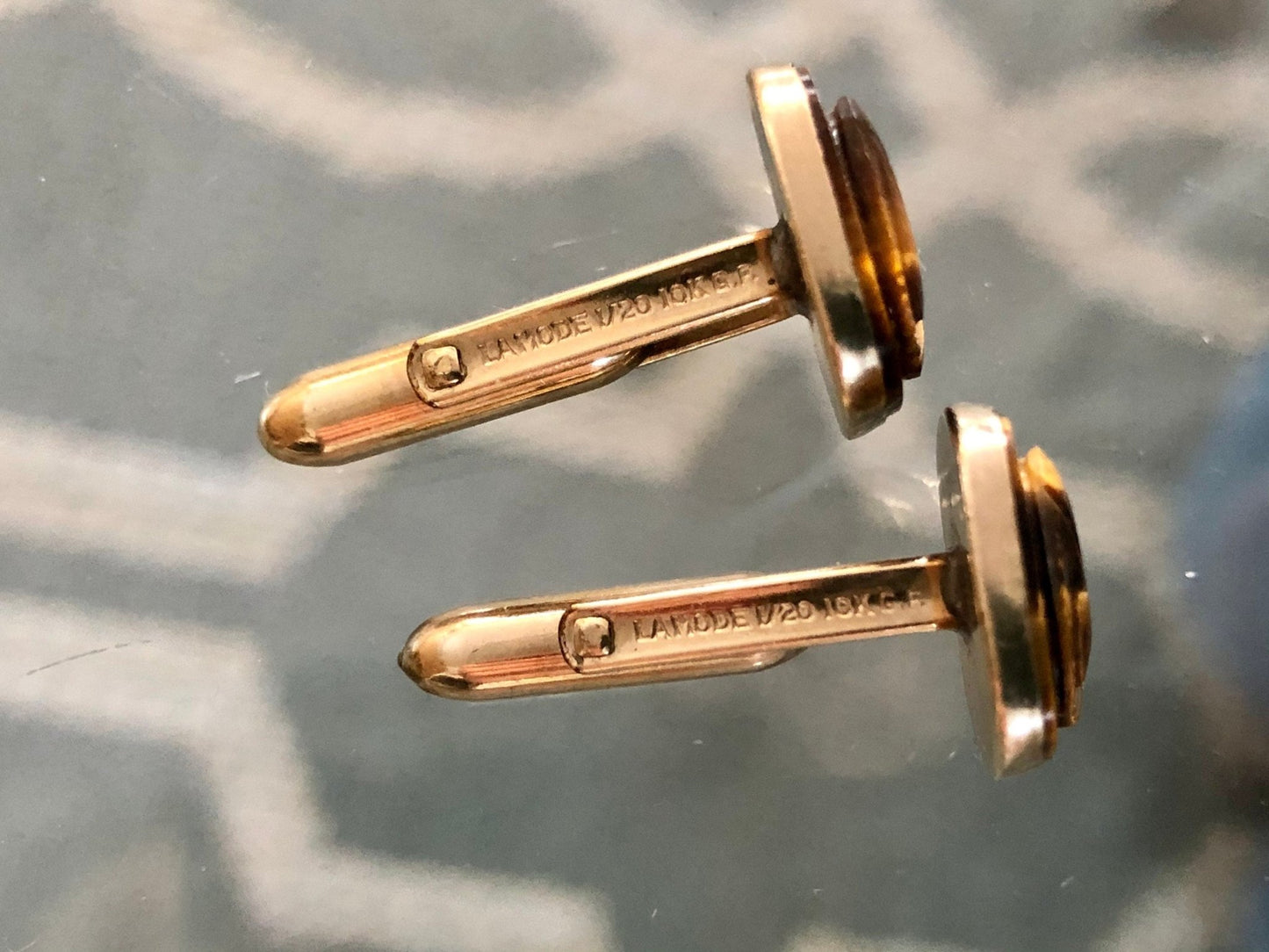 Lamode 10K Gold Filled Carved Tiger Eye Warrior Cameo Cufflinks — 1/20 10K GF, c. 1950s–60s - Loom Vintage