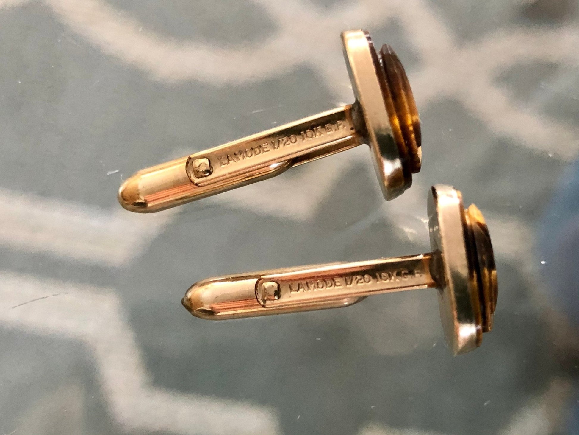 Lamode 10K Gold Filled Carved Tiger Eye Warrior Cameo Cufflinks — 1/20 10K GF, c. 1950s–60s - Loom Vintage