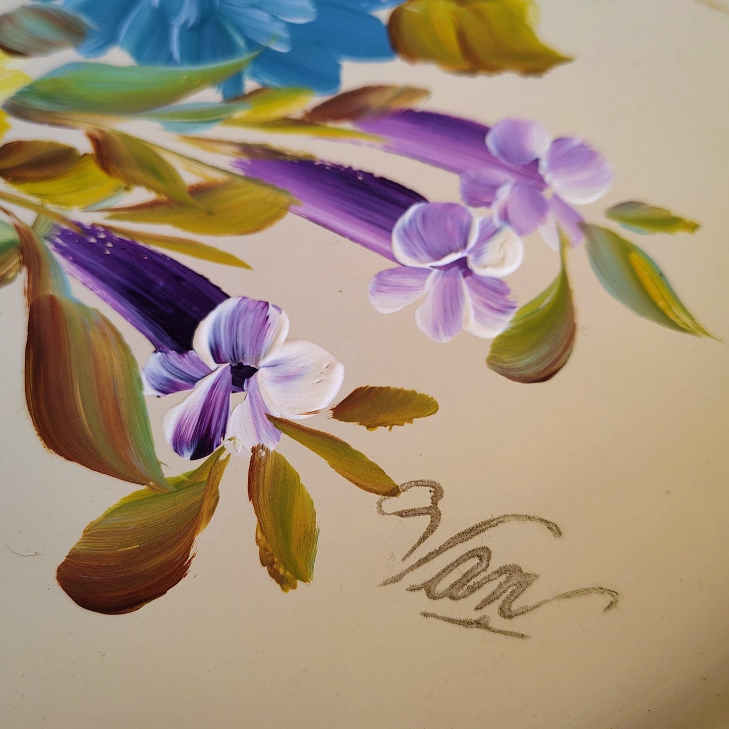 Nashco Products Hand - Painted Toleware Tray, Signed "Van" — Floral, Beige, 19.5" × 14.25" - Loom Vintage