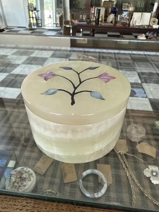 Pietra Dura Inlay Lidded Box — Onyx with Flowering Branch, Agra Style