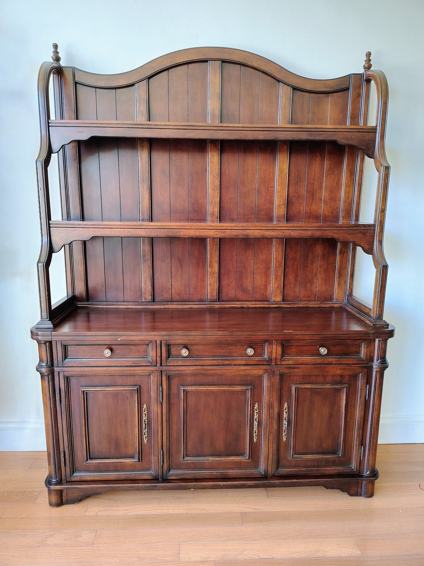 Seven Seas by Hooker Furniture Cherry Hutch & Buffet Sideboard - Loom Vintage