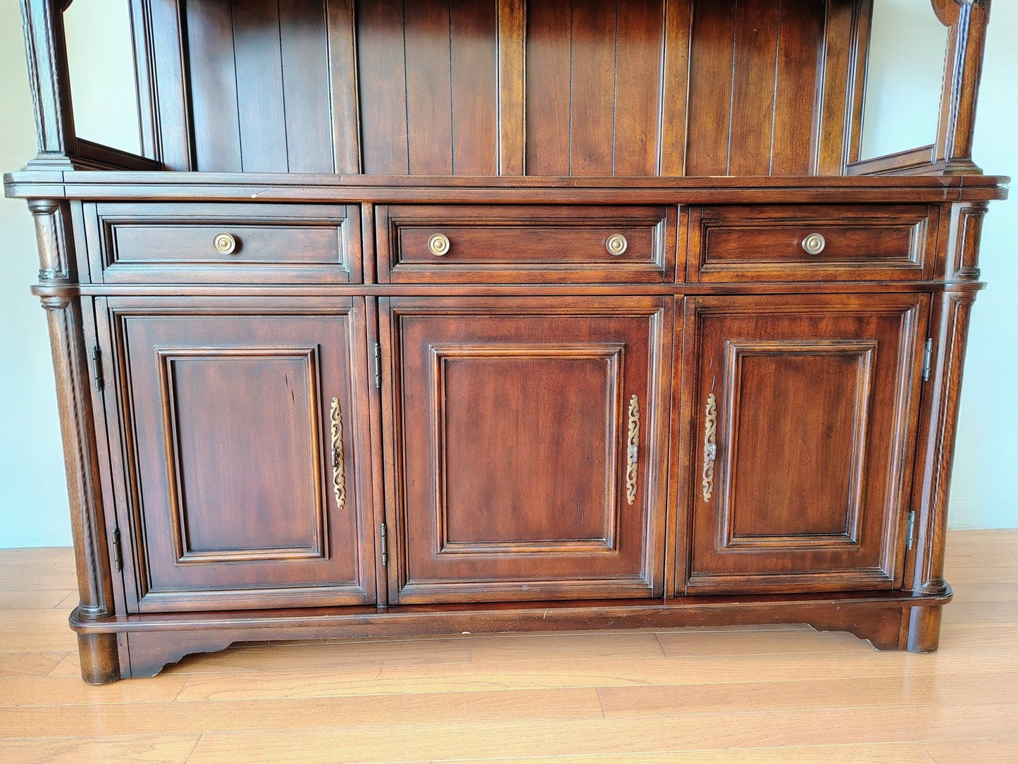 Seven Seas by Hooker Furniture Cherry Hutch & Buffet Sideboard - Loom Vintage