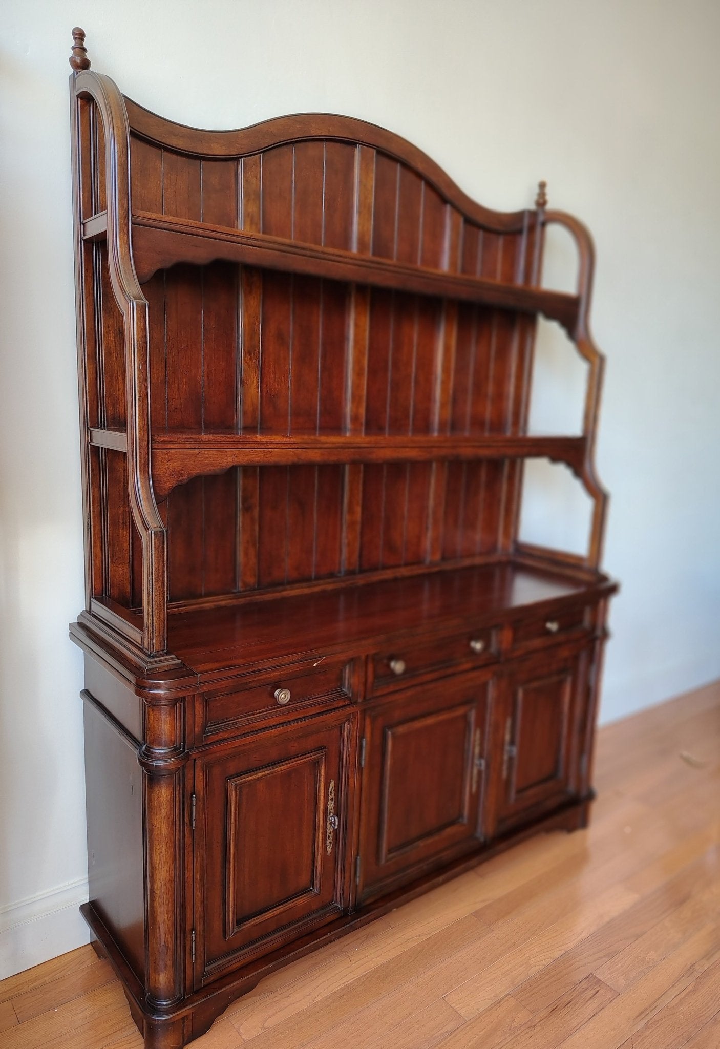 Seven Seas by Hooker Furniture Cherry Hutch & Buffet Sideboard - Loom Vintage