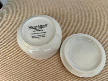 Villeroy & Boch "Laplou" Naïf Trinket Box — Round, Winter Village Scene, Luxembourg, 3"W - Loom Vintage
