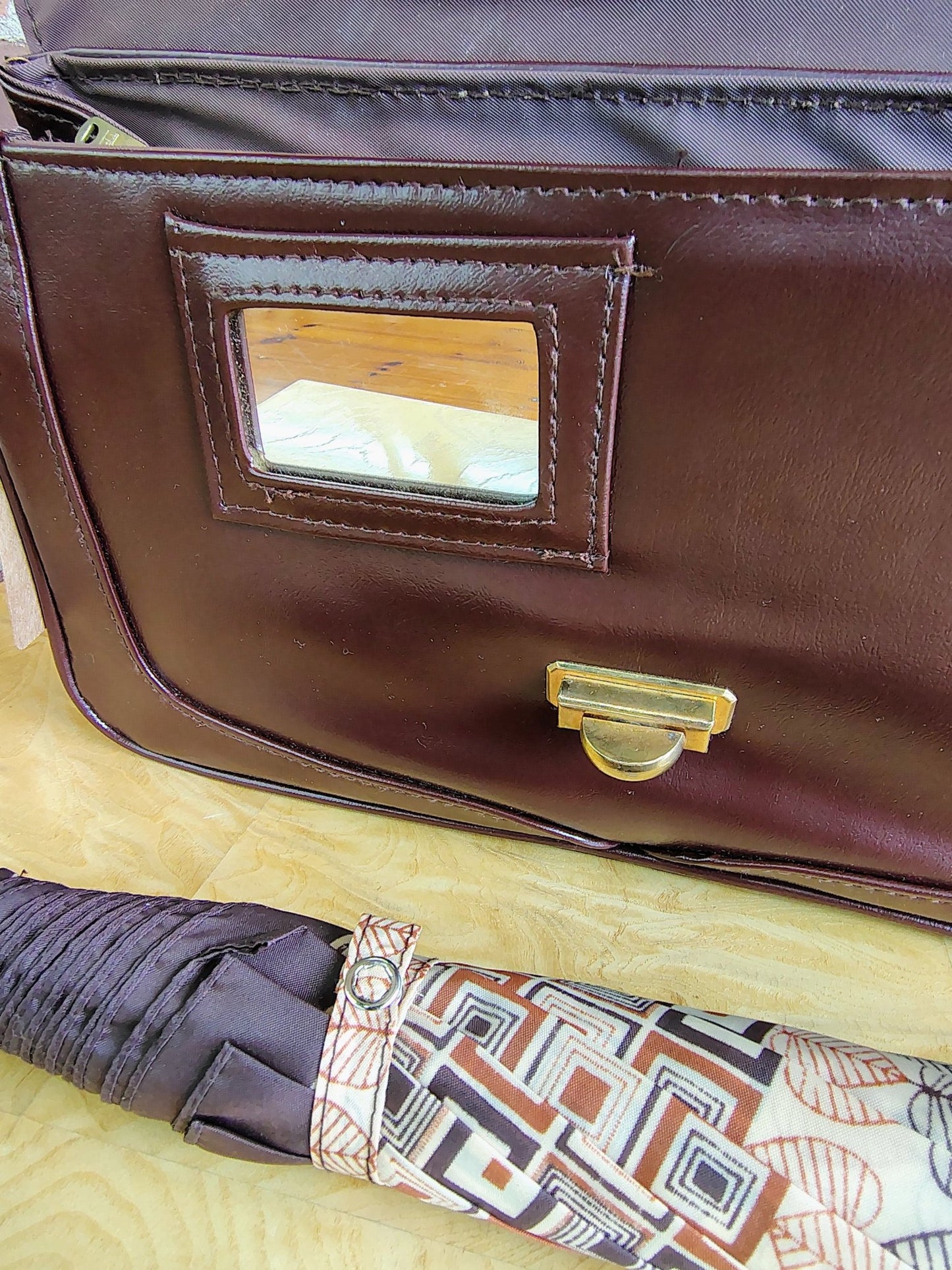 Vintage 1980s Reddish Brown Leather Travel Set with Umbrella – Made in Korea (Unused) - Loom Vintage