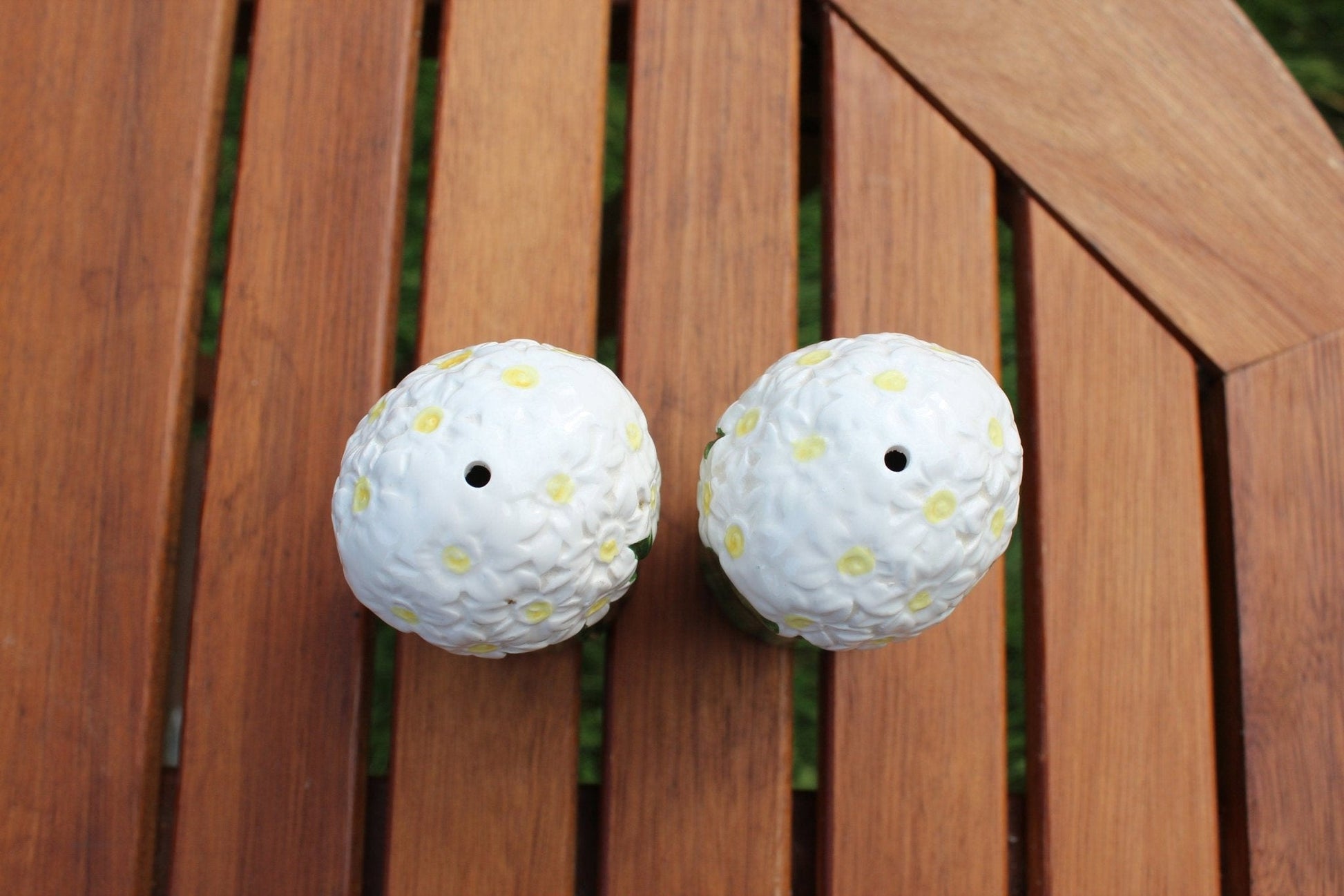 Vintage Ceramic Flower Salt And Pepper Shaker Set From The 1950's - Loom Vintage