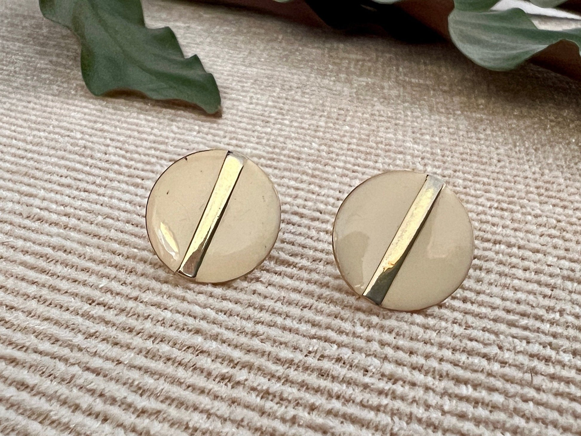 Vintage Gold & Beige Enamel Stud Earrings, Circle 90s Costume Jewelry, Retro 80s, Round Studa - Loom Vintage
