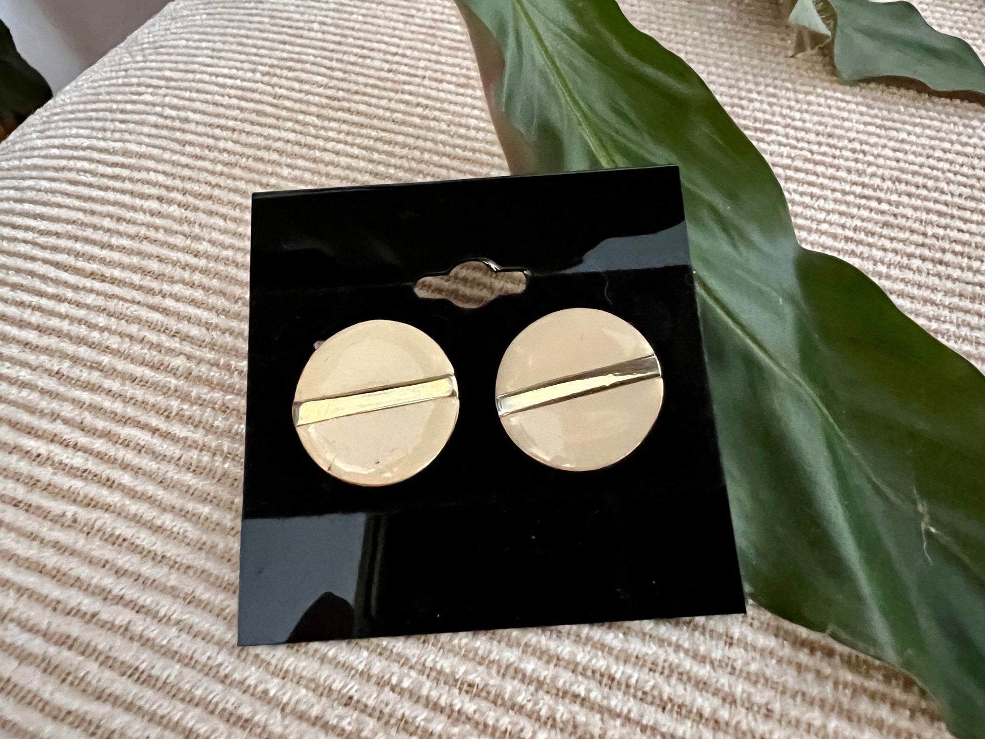Vintage Gold & Beige Enamel Stud Earrings, Circle 90s Costume Jewelry, Retro 80s, Round Studa - Loom Vintage