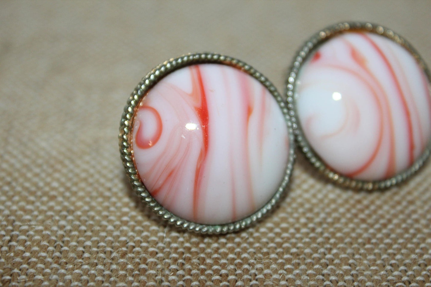 Vintage Gold Tone Frame Marble Pink & White Round Clip On Earrings - Loom Vintage