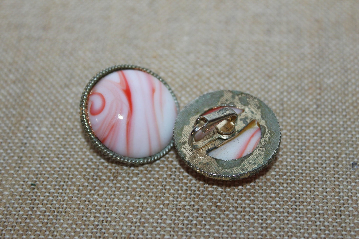 Vintage Gold Tone Frame Marble Pink & White Round Clip On Earrings - Loom Vintage
