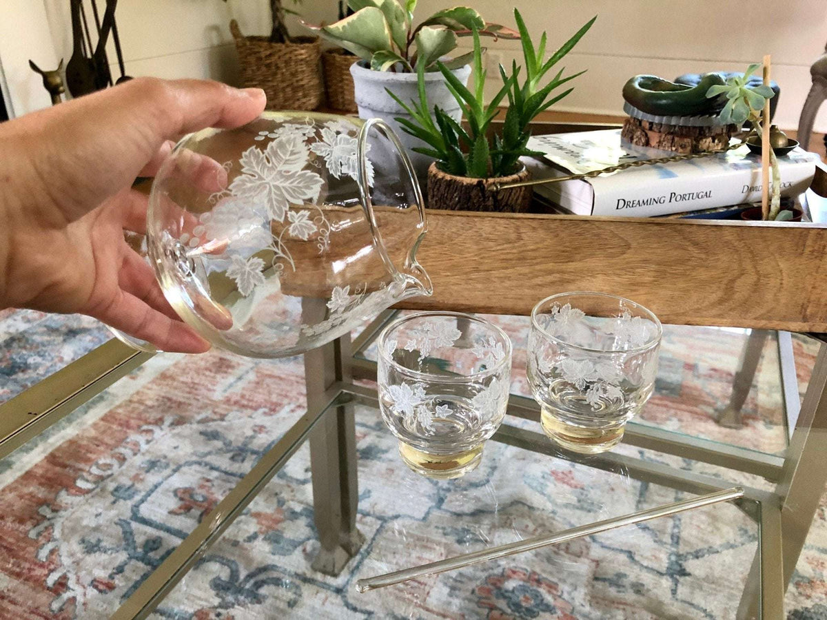 Vintage mid-century grapevine cocktail pitcher set with glass stirrer and 2 glasses, photo 3 of 9