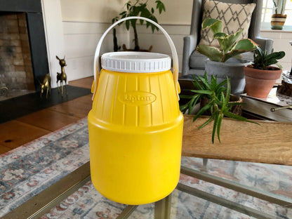 Vintage Lipton Tea Jug, Plastic Yellow & White Jug Bottle with Handle, Lipton Sun Tea Jar - Loom Vintage