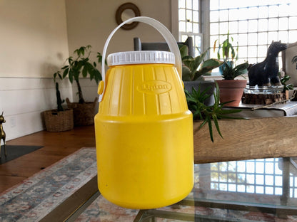 Vintage Lipton Tea Jug, Plastic Yellow & White Jug Bottle with Handle, Lipton Sun Tea Jar - Loom Vintage