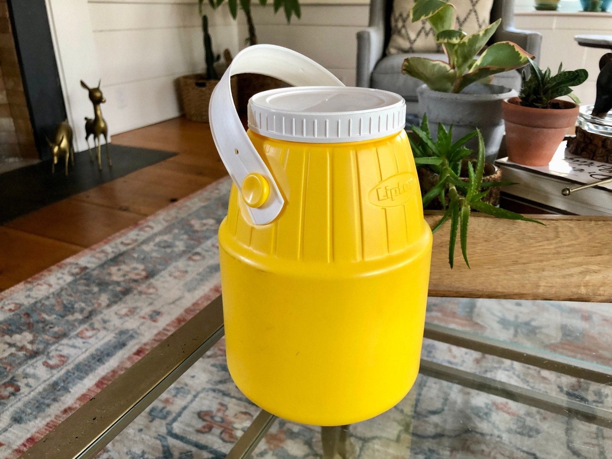 Vintage Lipton Tea Jug, Plastic Yellow & White Jug Bottle with Handle, Lipton Sun Tea Jar - Loom Vintage