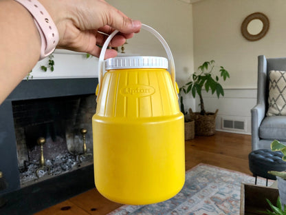 Vintage Lipton Tea Jug, Plastic Yellow & White Jug Bottle with Handle, Lipton Sun Tea Jar - Loom Vintage