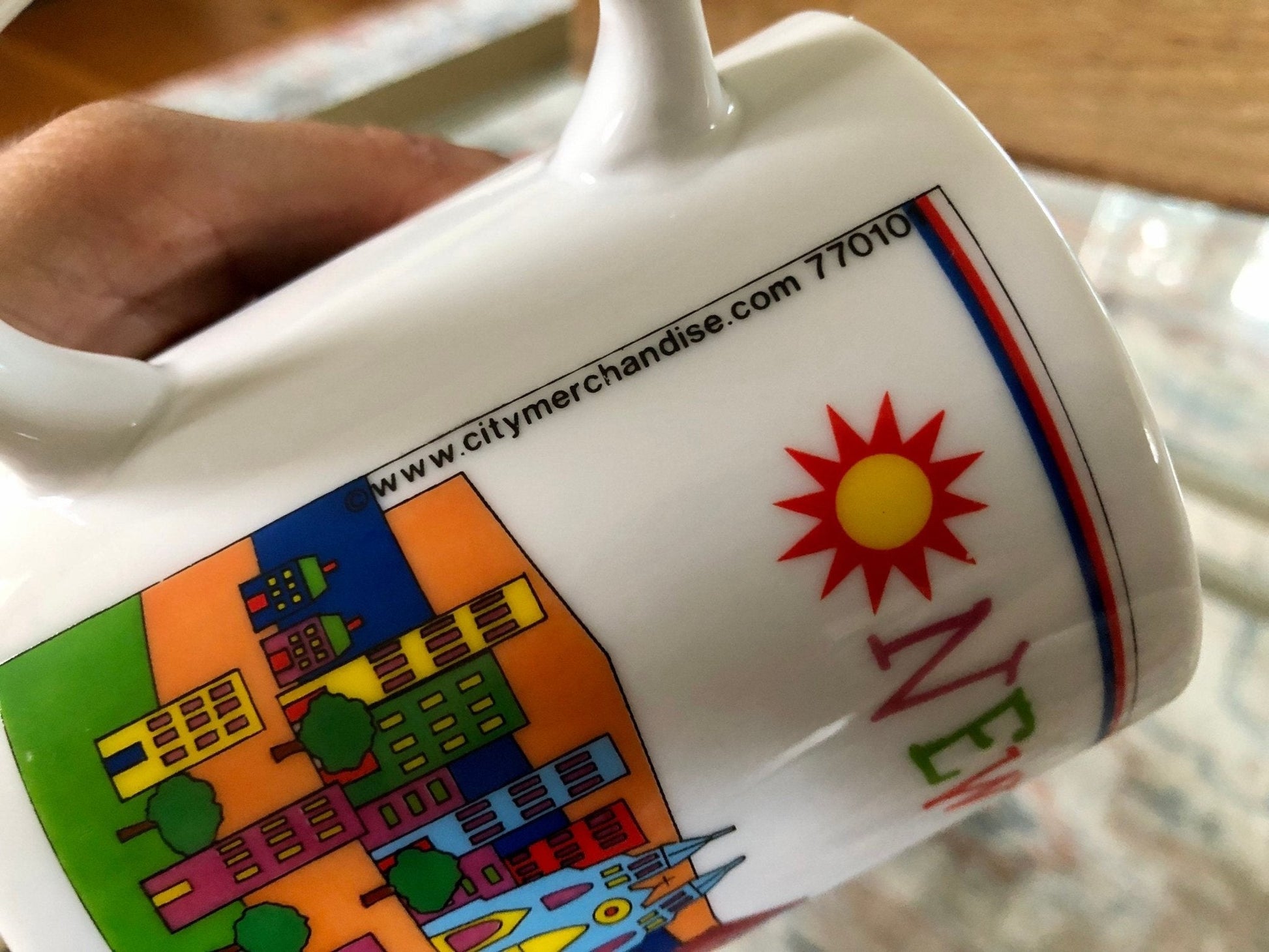 Vintage New York City Mug Coffee/Tea Mug with Beautiful Sights map, in Exceptional Condition - Loom Vintage
