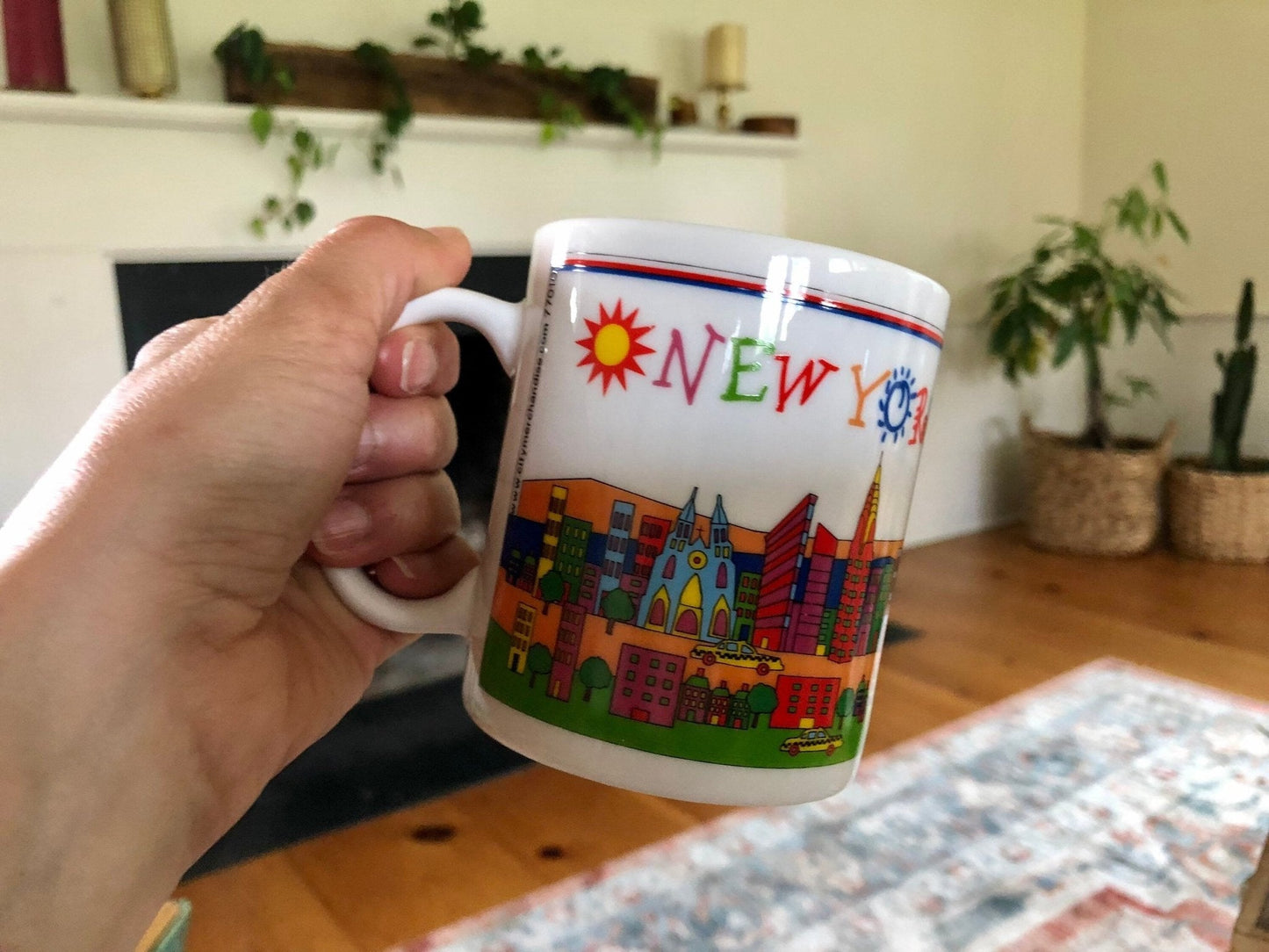 Vintage New York City Mug Coffee/Tea Mug with Beautiful Sights map, in Exceptional Condition - Loom Vintage