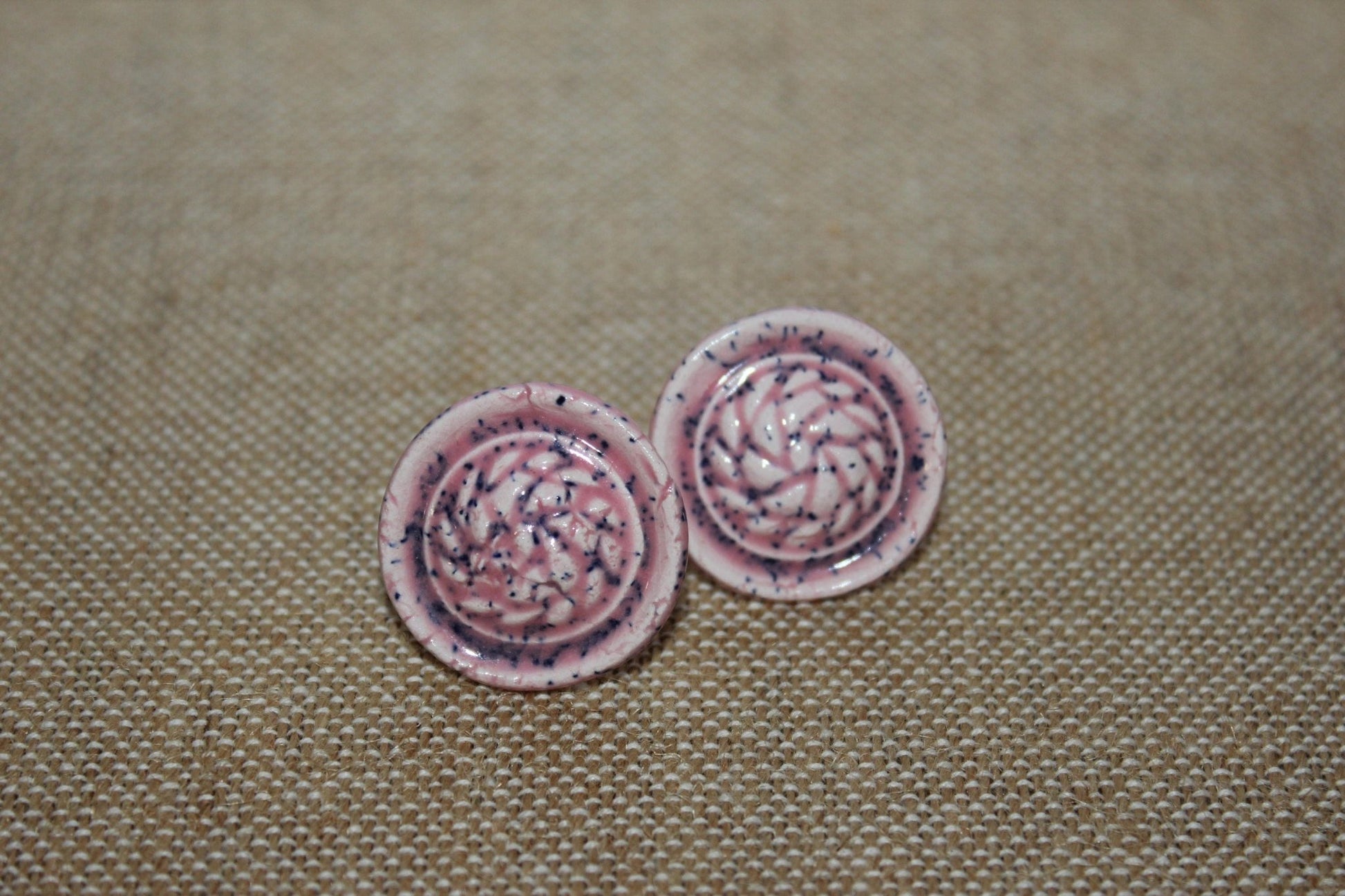 Vintage Pink Round Screw Back Earrings, 80s, 90s - Loom Vintage