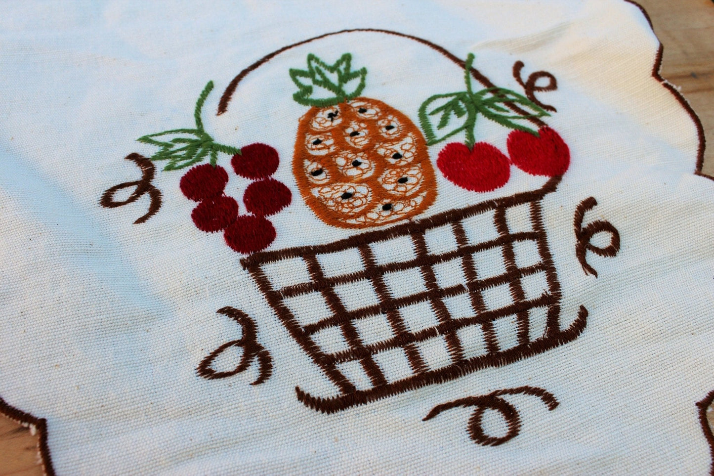 Vintage Set of 4 Embroidered Vintage Table Linens / Fruit Basket Matching Dresser Scarves / Fall Table Linen / Made in Portugal - Loom Vintage