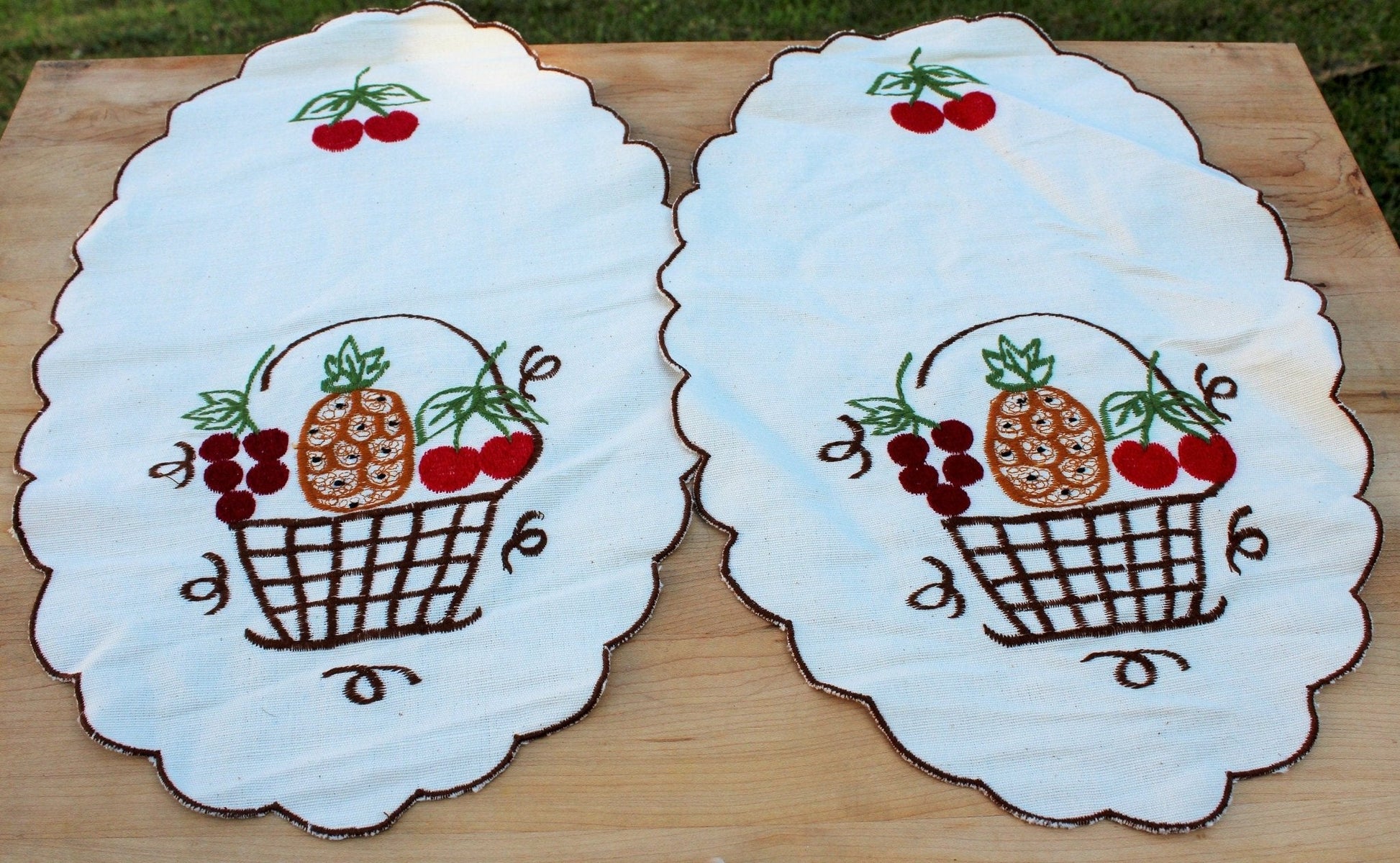 Vintage Set of 4 Embroidered Vintage Table Linens / Fruit Basket Matching Dresser Scarves / Fall Table Linen / Made in Portugal - Loom Vintage