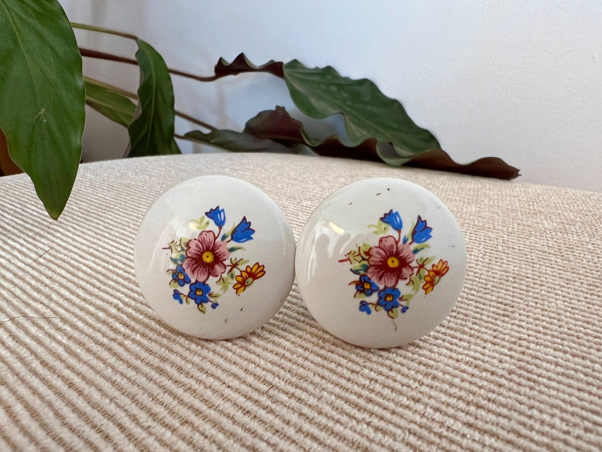 Vintage Set of Ceramic, Floral Drawer Pulls, Knobs, Ceramic Pull Knob, Flower Design - Loom Vintage