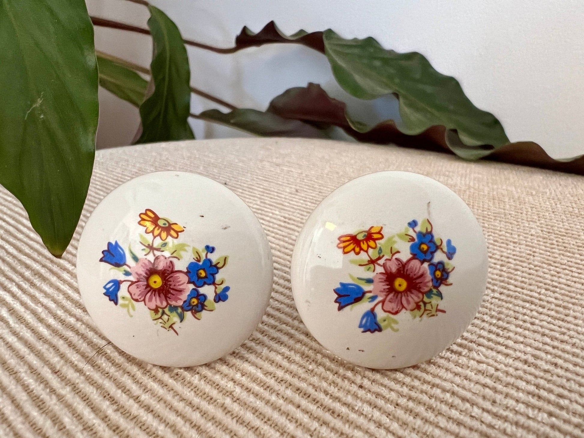 Vintage Set of Ceramic, Floral Drawer Pulls, Knobs, Ceramic Pull Knob, Flower Design - Loom Vintage
