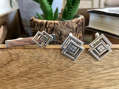 Vintage set of SWANK Cufflinks and Tie Clip / Tie Bar - Loom Vintage
