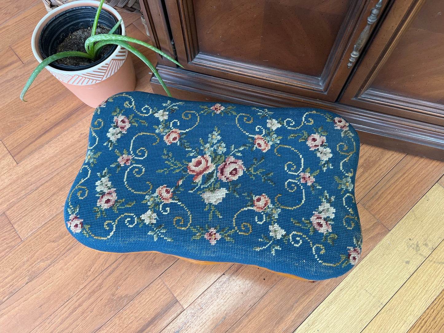 Vintage Victorian - Style Needlepoint Footstool – Blue Rose Motif, 18″ × 11″ - Loom Vintage