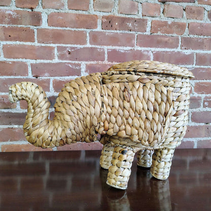 Vintage woven water hyacinth elephant basket with lid and raised trunk, photo 6 of 10