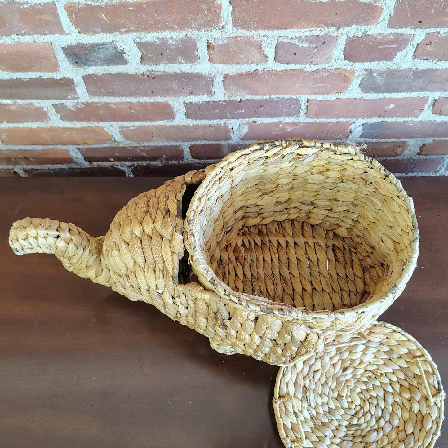 Vintage Woven Elephant Storage Basket with Lid – Natural Fiber Decor - Loom Vintage
