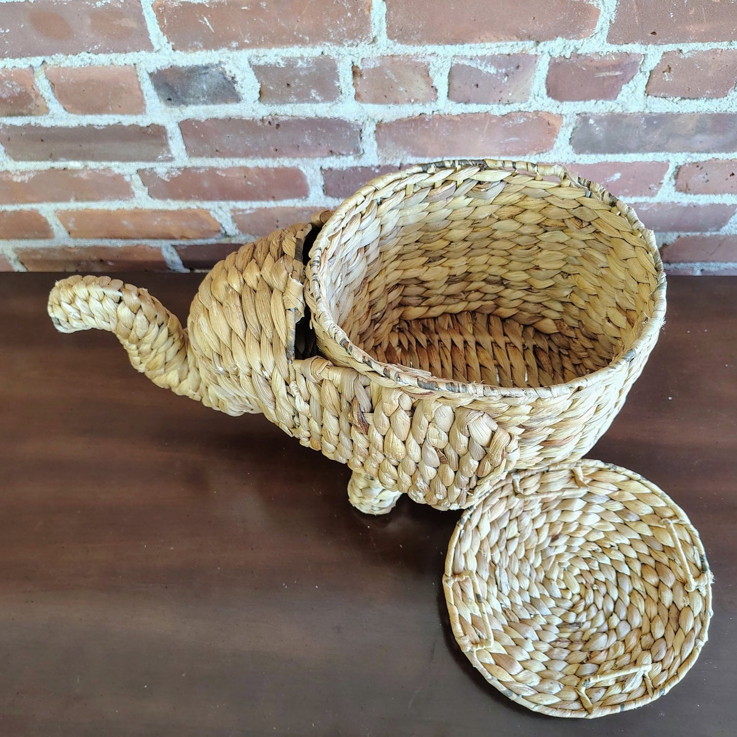 Vintage Woven Elephant Storage Basket with Lid – Natural Fiber Decor - Loom Vintage
