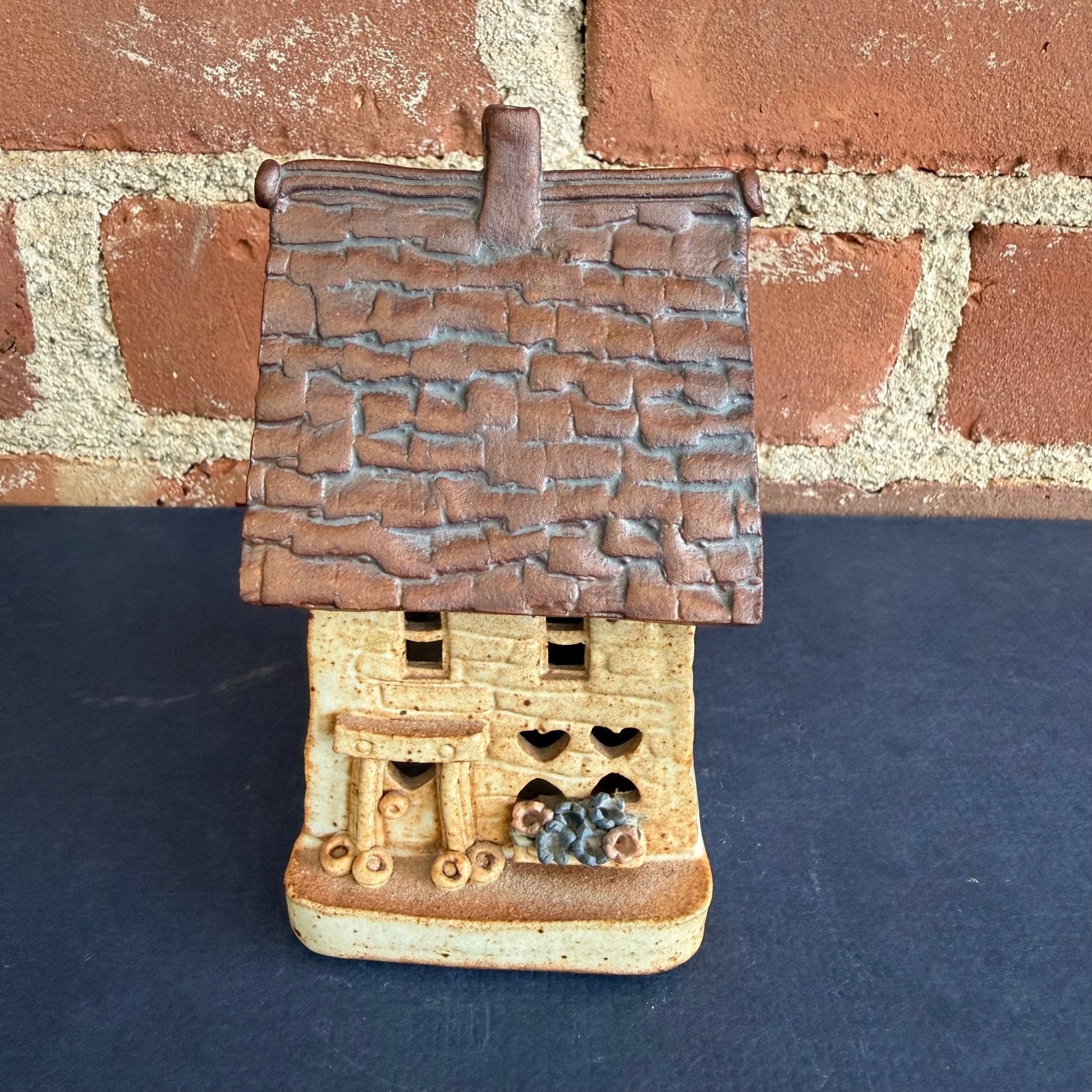 Windy Meadows Pottery Salt Box House by Jan Richardson, 1989 - Loom Vintage